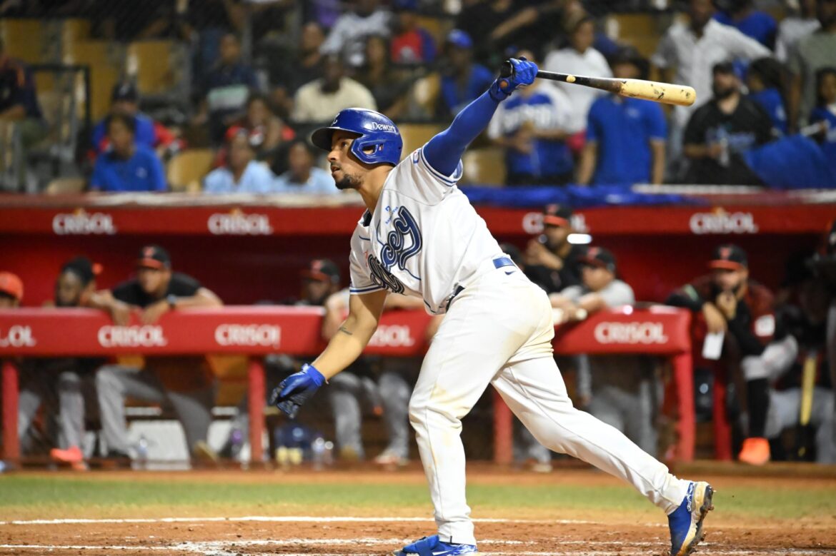 Licey y Gigantes ganan y aprietan la lucha por el tercer puesto en Lidom