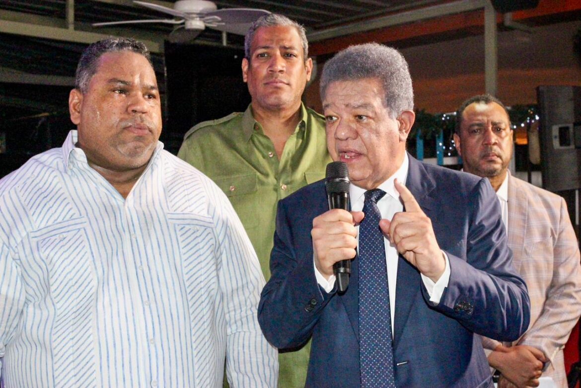 El expresidente afirmó que la crisis económica, el deterioro de los servicios públicos y el caso SeNaSa han provocado una ruptura de confianza entre el gobierno y la ciudadanía.