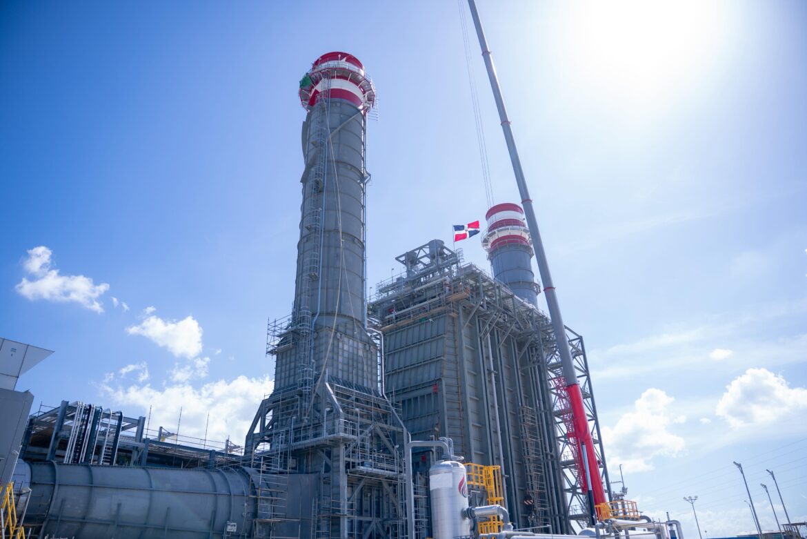 El ministro de Energía y Minas destaca avances históricos en generación renovable, infraestructura eléctrica e inversión extranjera directa