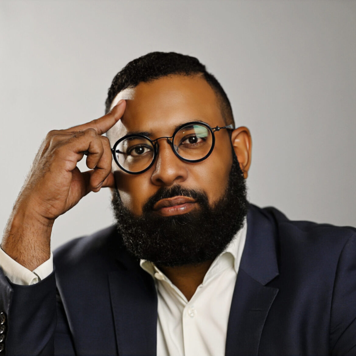 Periodista Glenn Davis Felipe Castro