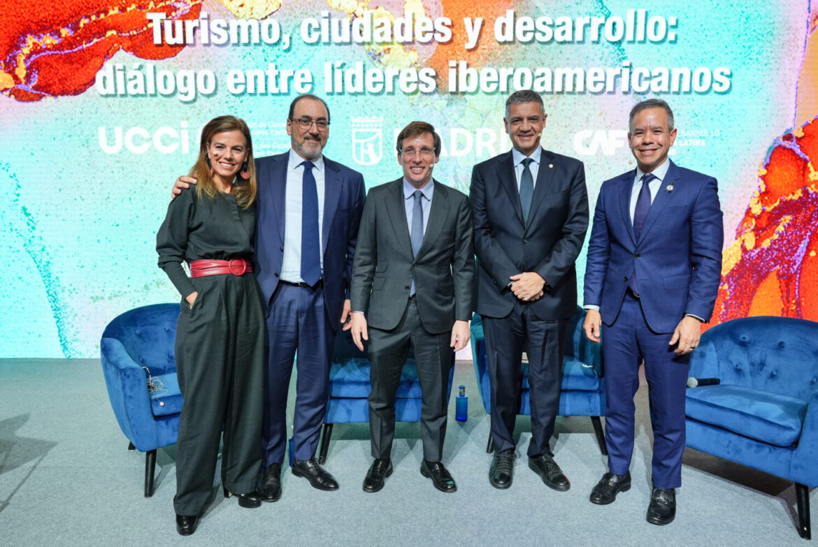 Alcaldes debaten turismo urbano en FITUR