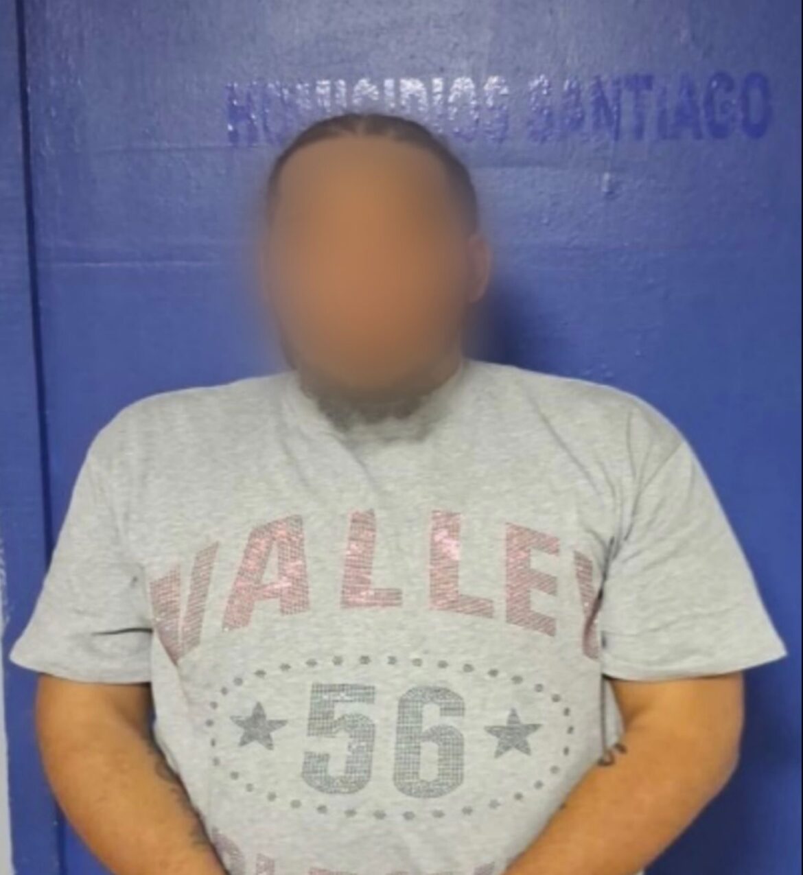 Se entrega acusado de homicidio tras cerco policial en sector Matanza, en Santiago