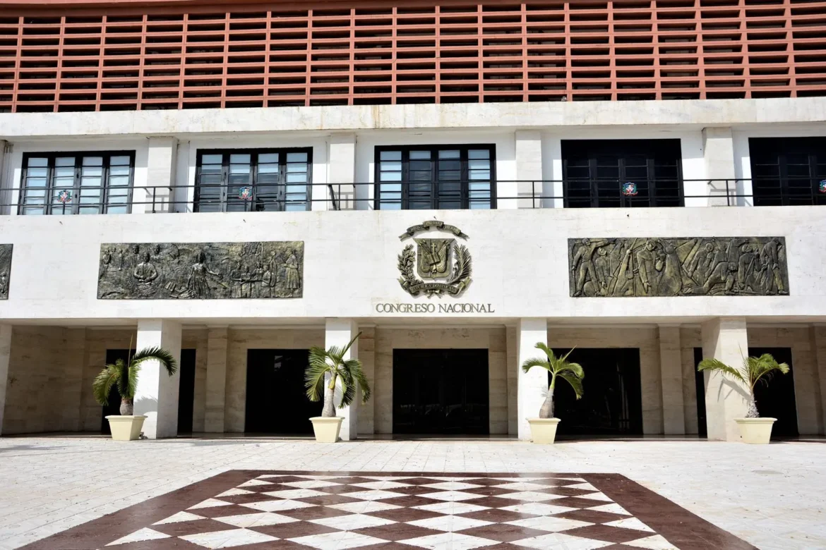 Diputados aprueban resolución para ampliar la carretera Baní–San Juan