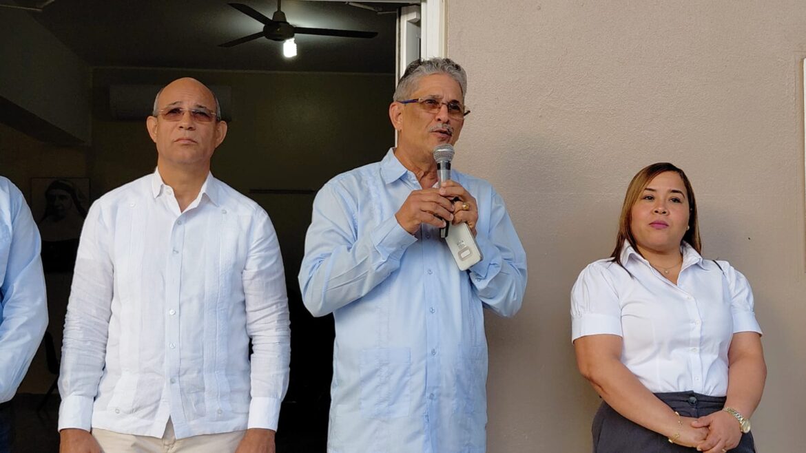 Educación reinicia año escolar y amplía jornada extendida en Politécnico Las Mercedes, en Santiago