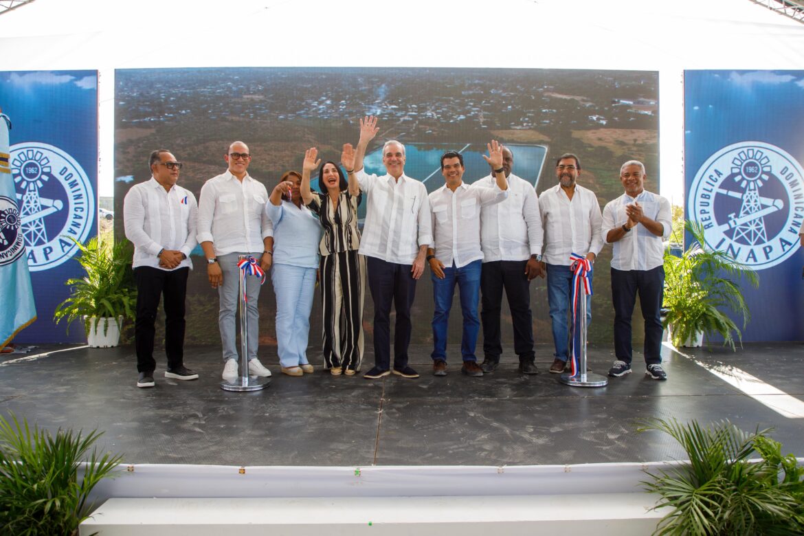 Presidente Abinader inaugura centro educativo y amplía infraestructura de agua y saneamiento en San Juan