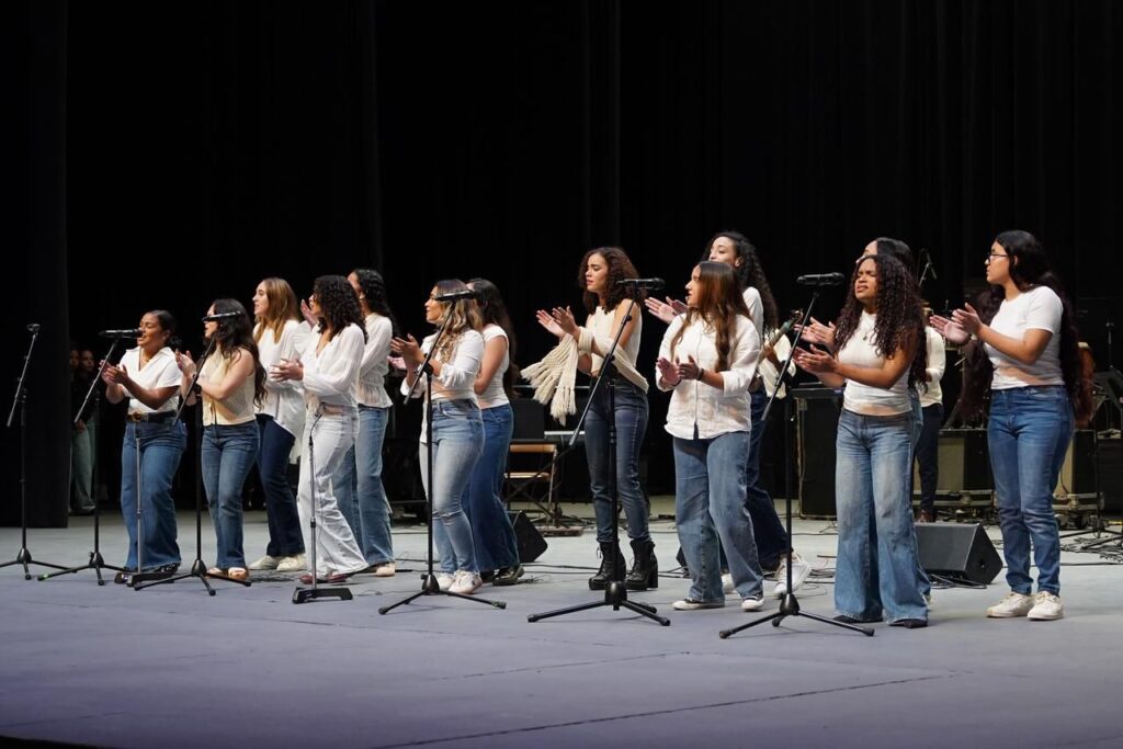 Berklee concluye en Santo Domingo con 43 becas internacionales que superan los RD0 millones