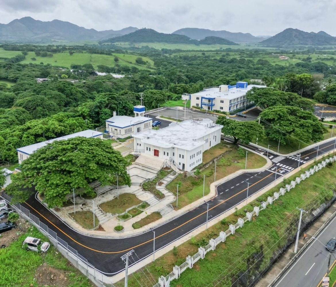 Abinader inaugura Hotel Escuela de la UASD en El Seibo