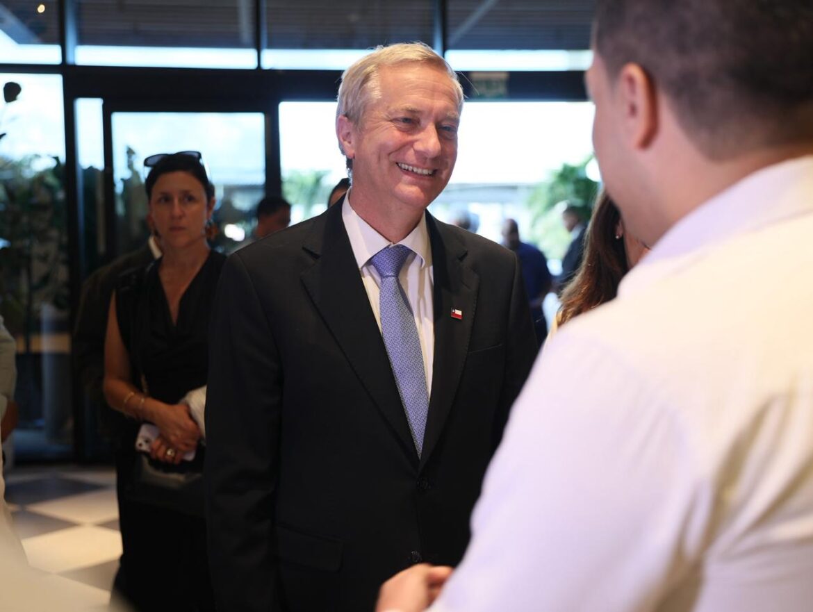 Kast destaca desarrollo y seguridad de República Dominicana