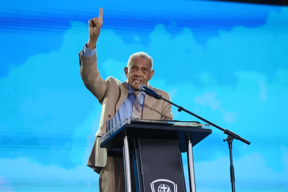 Ezequiel Molina denuncia corrupción y doble moral en nombre de Dios