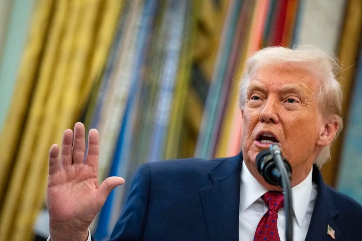 Trump dice que Venezuela entregará entre 30 y 50 millones de barriles de petróleo a EE.UU.