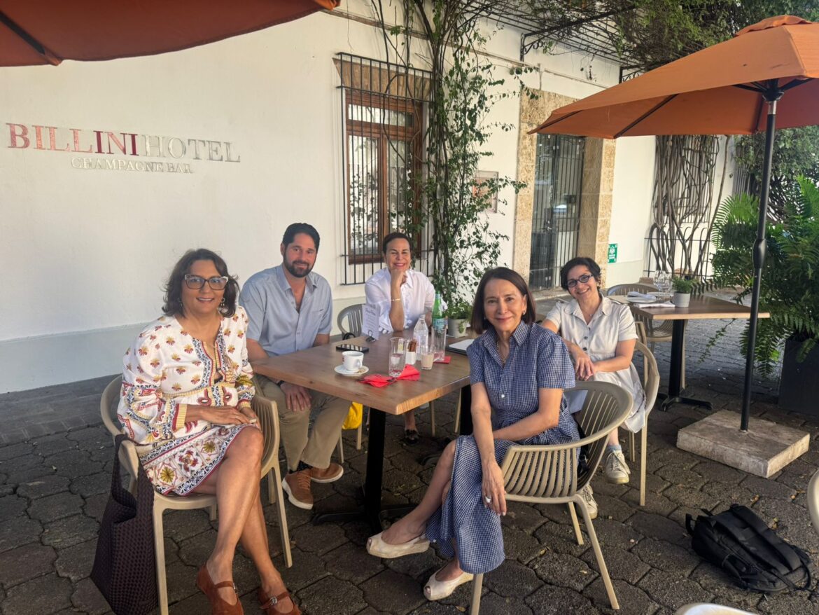 De izquierda a derecha, Minerva del Risco, Silvanh Riedl, Rosana Rivera, Yulissa Álvarez Caro y Soledad Álvarez