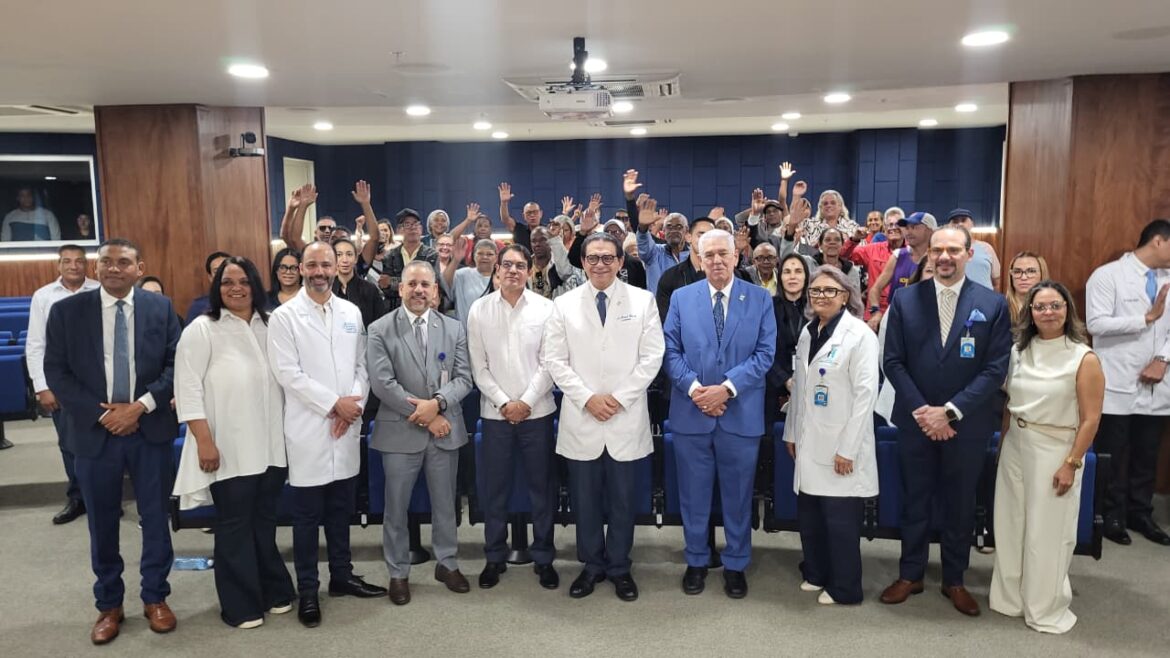 Senador Daniel Rivera beneficia a 300 personas con programa Sonrisa Santiaguera