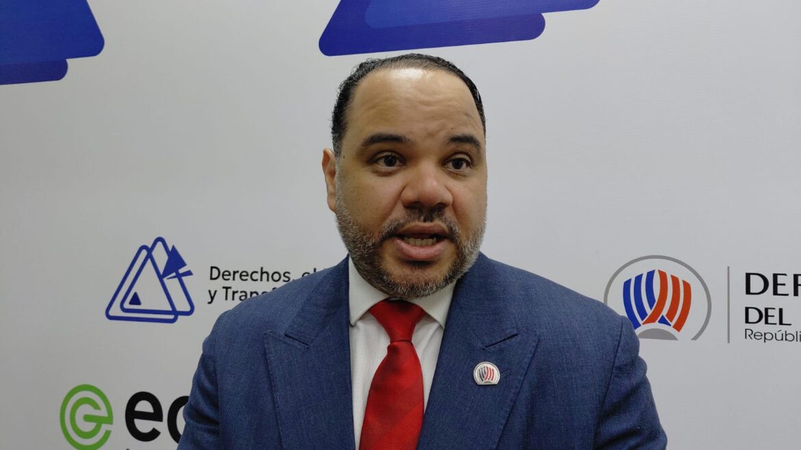 Defensor del Pueblo impulsa debate sobre un Estado más eficiente