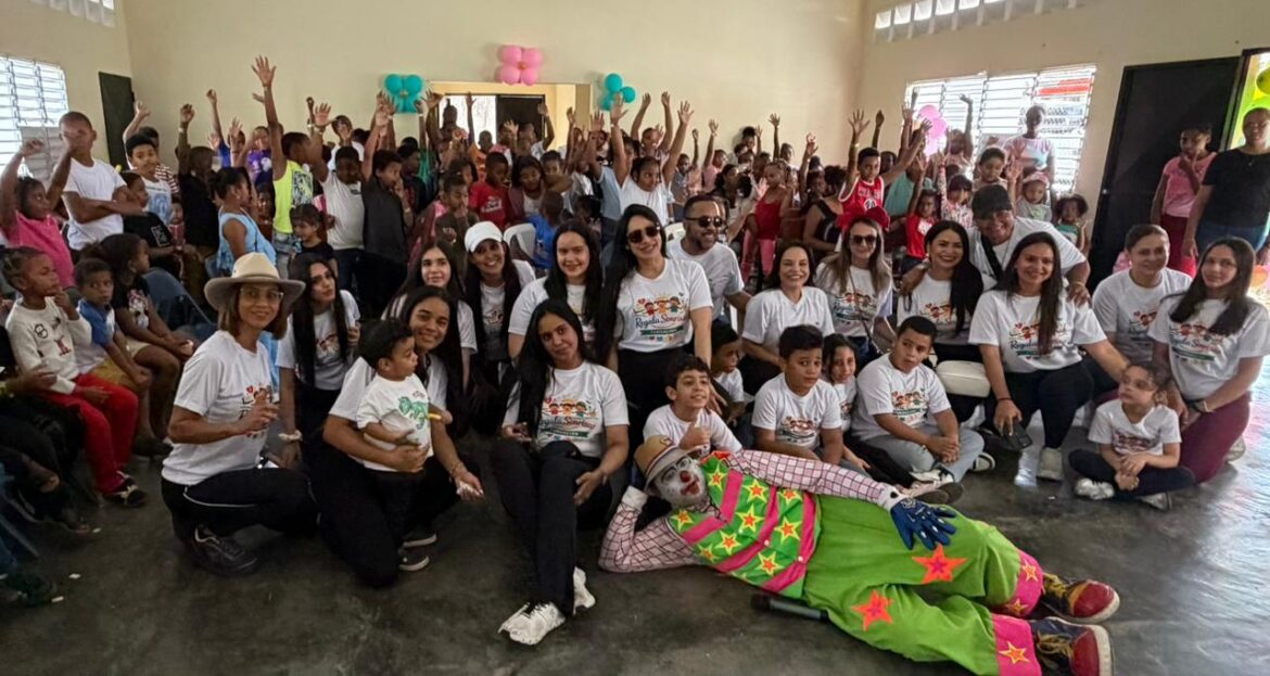 Regala Sonrisas lleva juguetes a Peralvillo