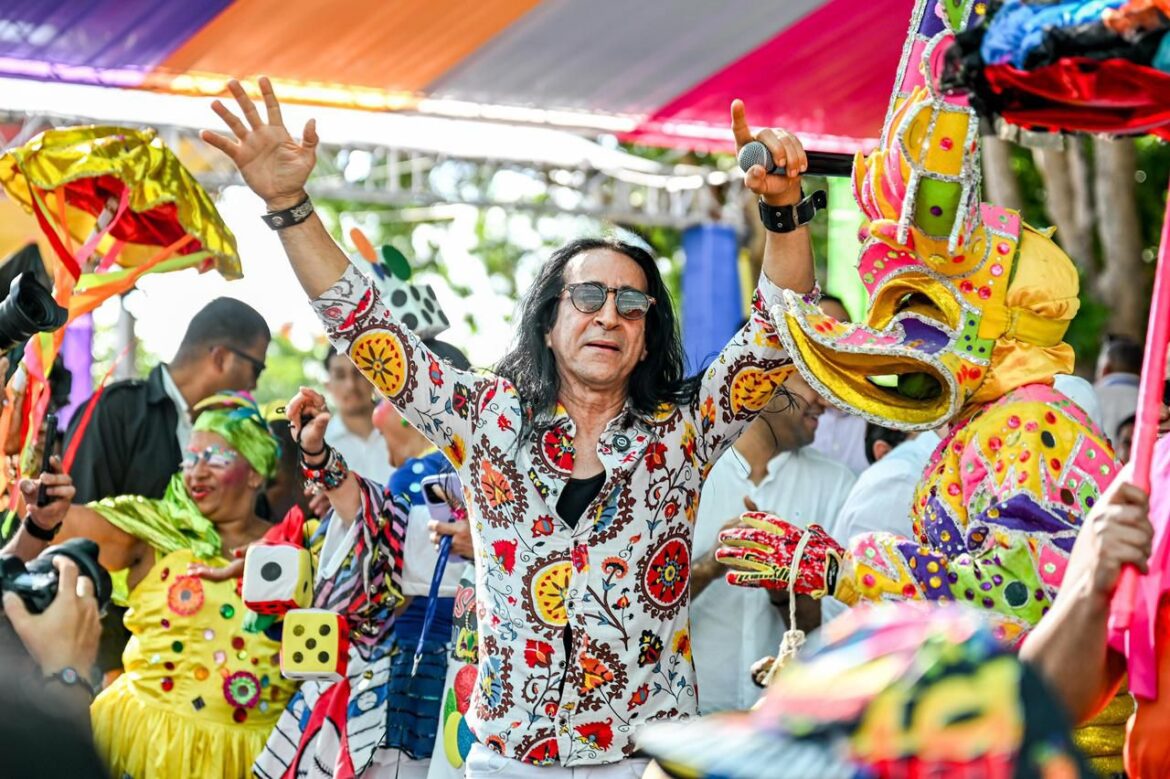 Carnaval de Santiago cierra segundo domingo a golpe de música y Lechón