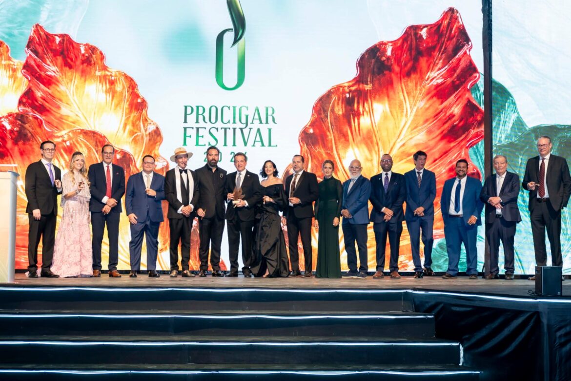 Procigar reconoce a Ito Bisonó por fortalecer industria del tabaco y elevar sus exportaciones