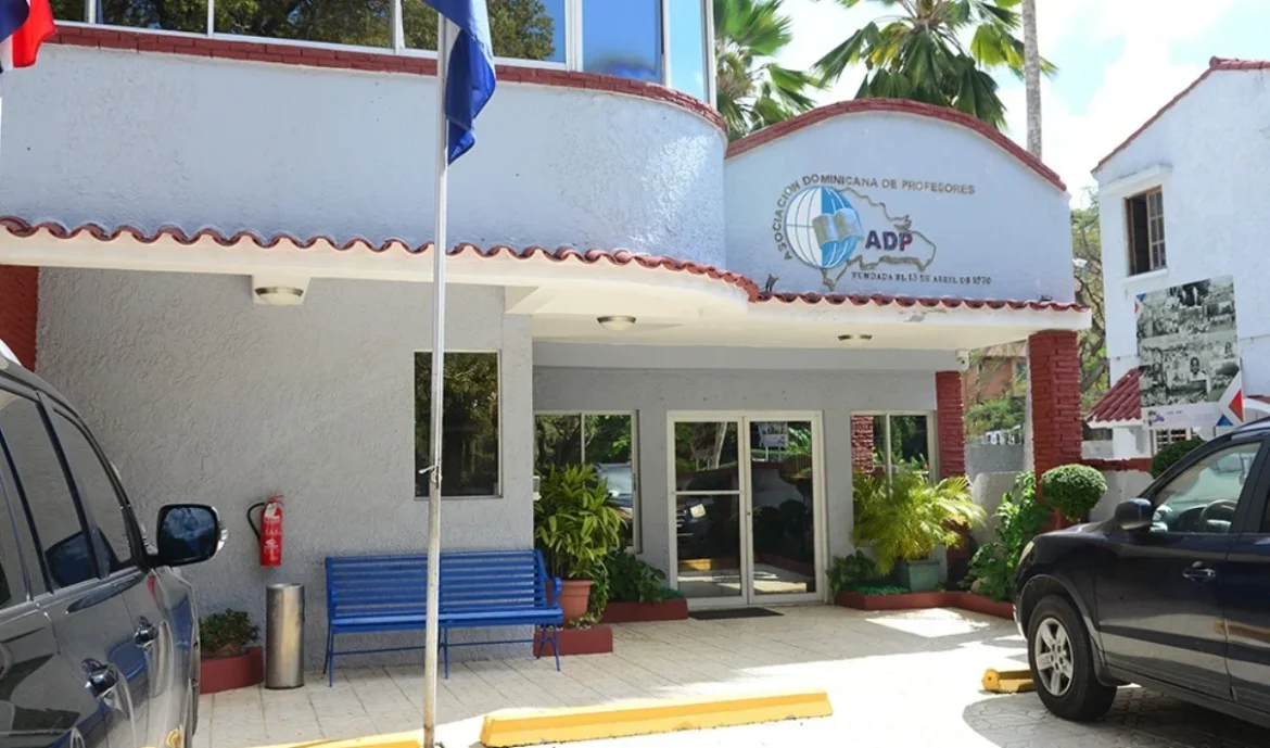 ADP apoya transformar la educación, pero rechaza la fusión