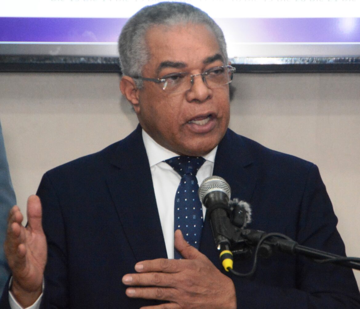 Pide al Gobierno recortar gasto por crisis del petróleo