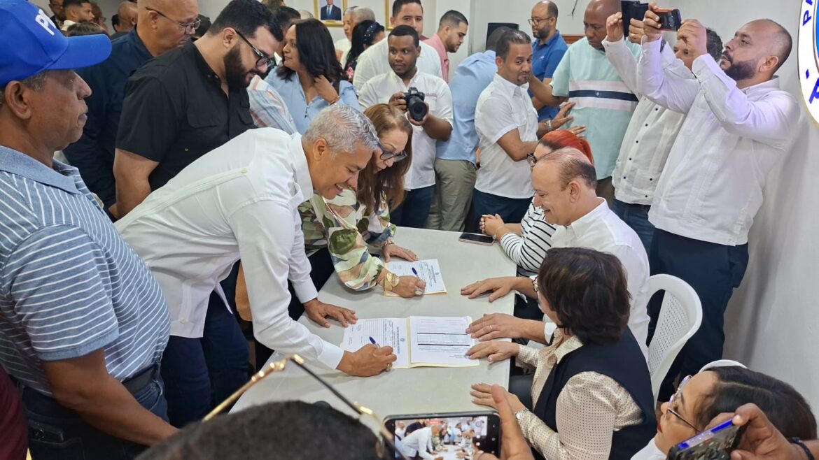 PRM inicia proceso de inscripción de aspirantes a cargos internos en Santiago