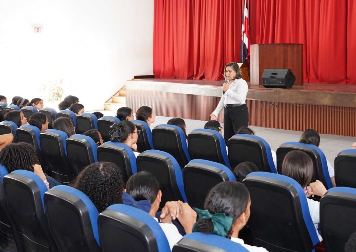 CAID sensibiliza estudiantes sobre discapacidad y prevención del acoso escolar