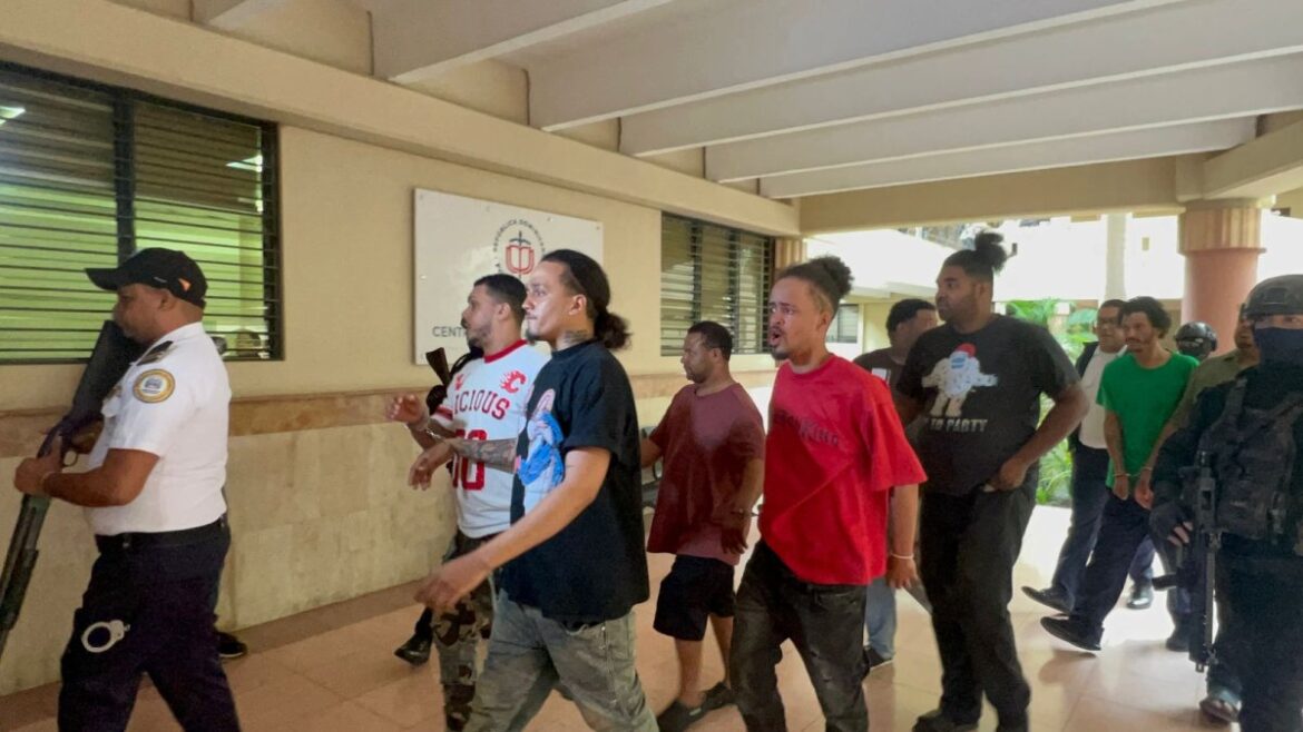 Aplazan coerción contra motoristas acusados de matar a chofer en Santiago