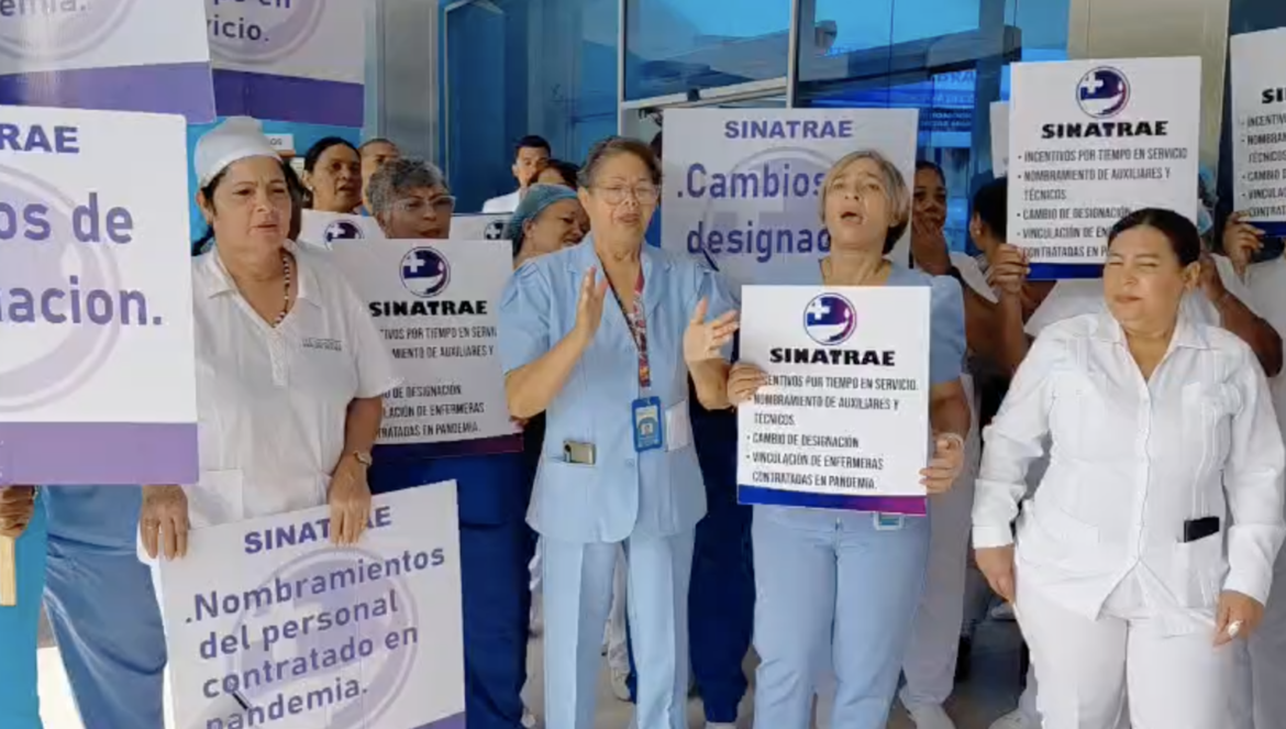 Enfermería paraliza labores y exige incentivos, pensiones y nombramientos