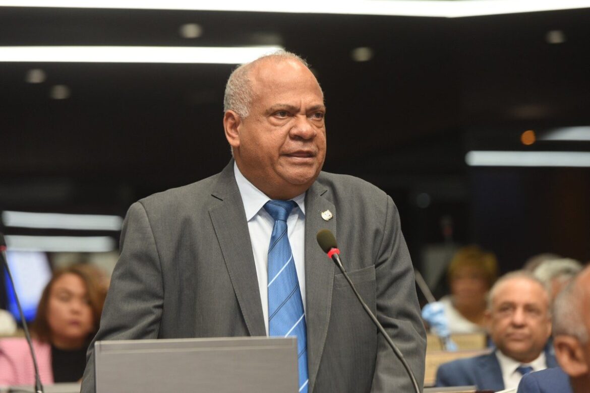 Asegura diputados no tocarán cesantía