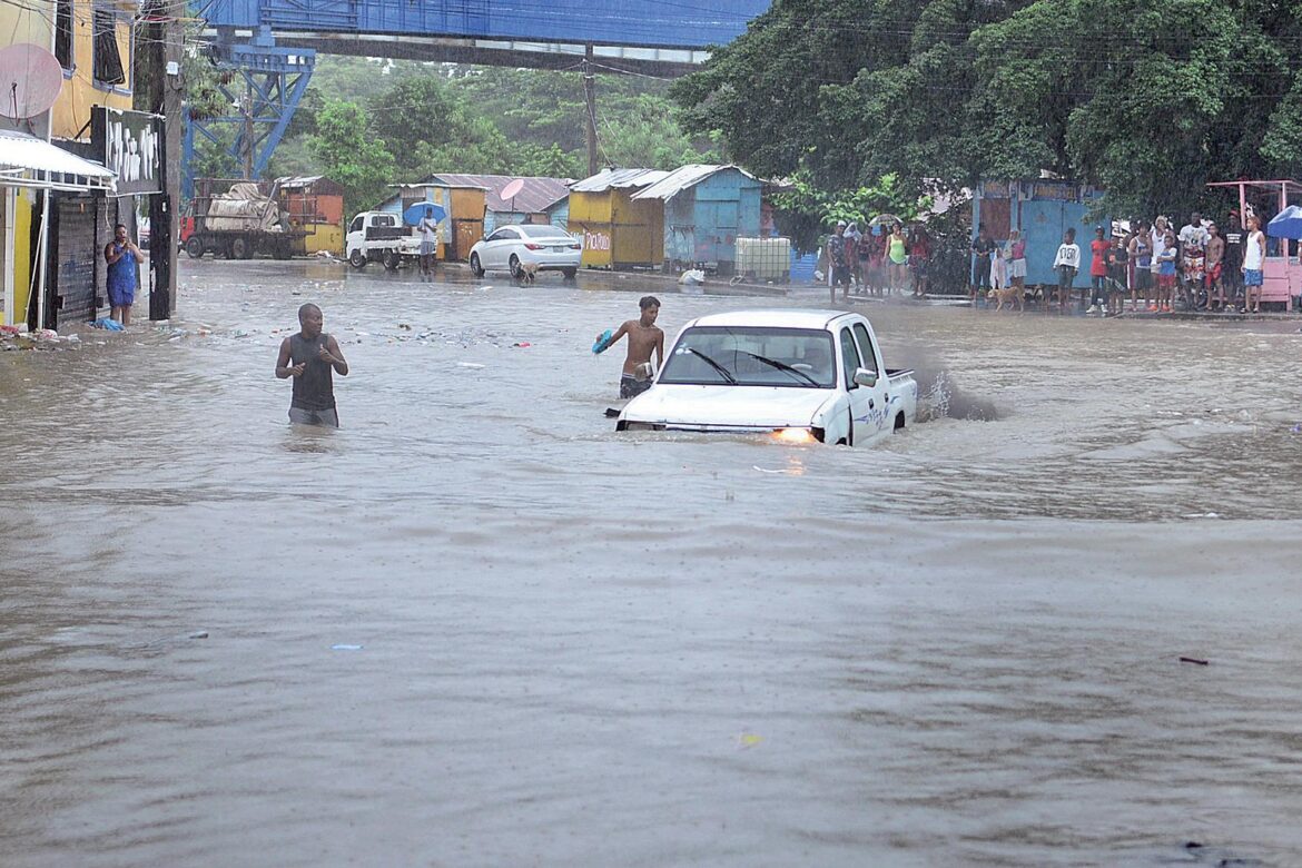 cuatro provincias en rojo y más de 20 bajo alerta por vaguada
