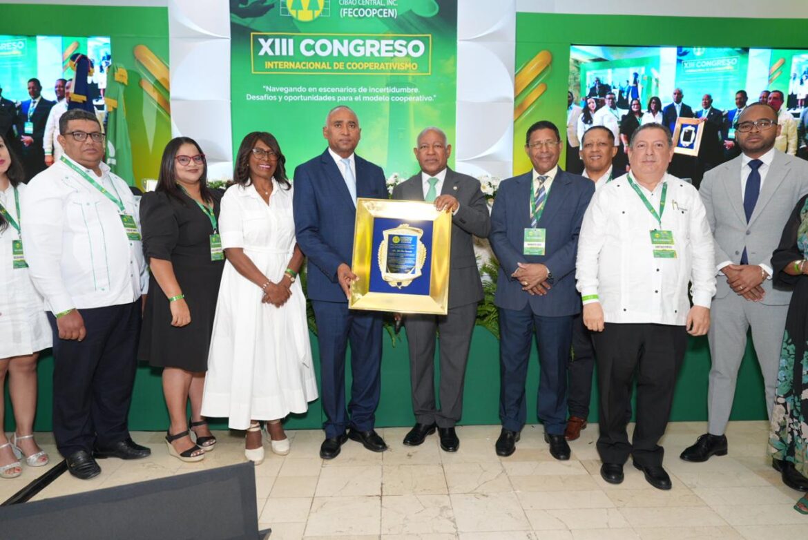 Cooperativas de seis países reconocen como referente del cooperativismo al senador Julito Fulcar