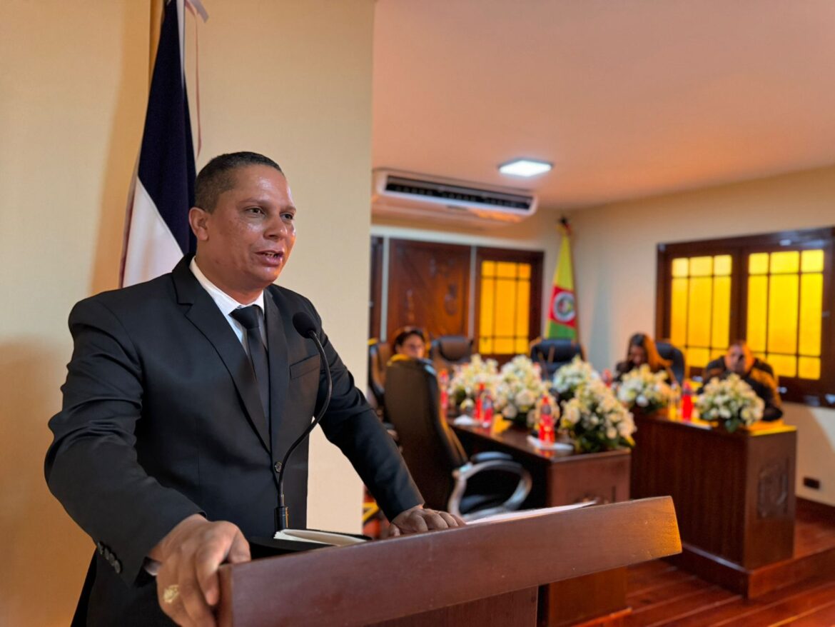 Alcalde de Hato del Yaque impulsa gestiones para titulación de terrenos