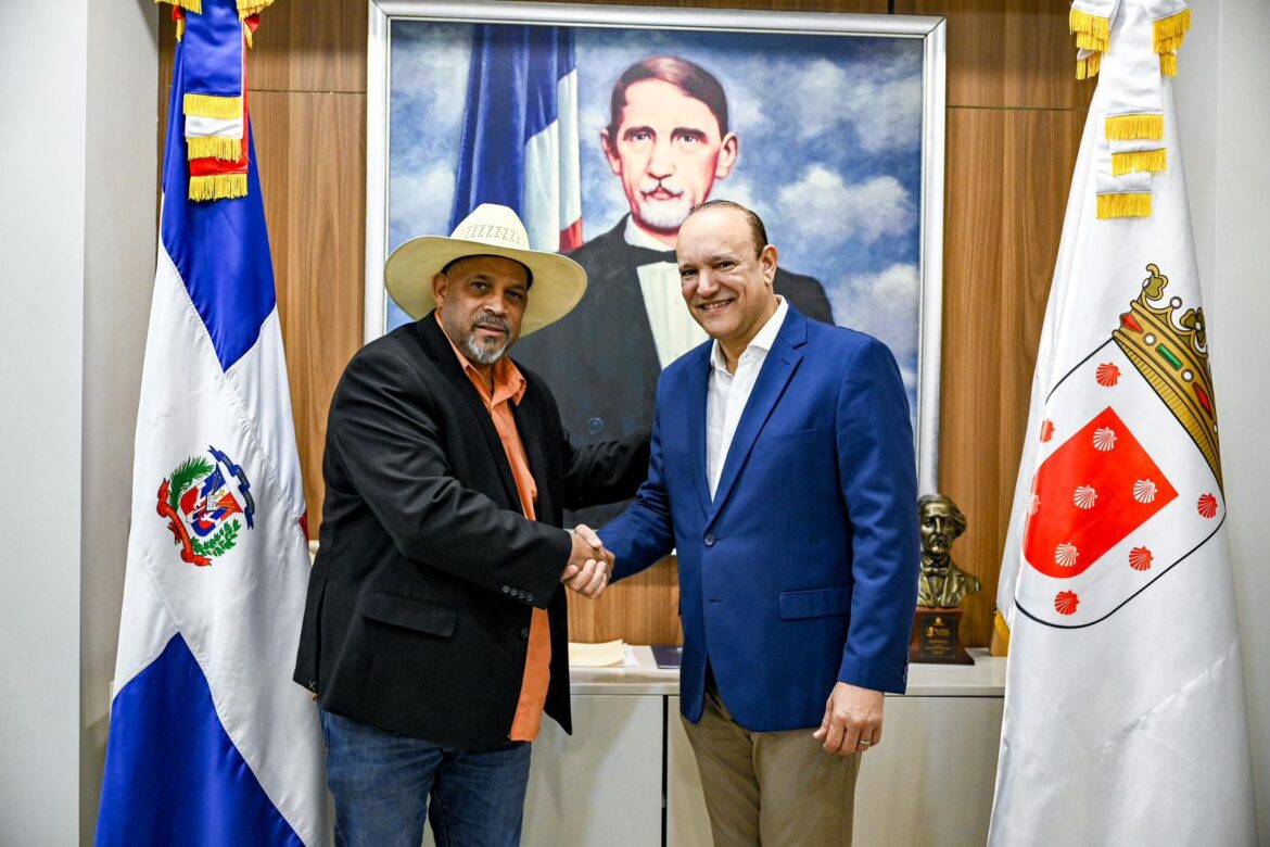 Alcaldes de Santiago y Dajabón coordinan intercambio técnico sobre gestión municipal y tránsito