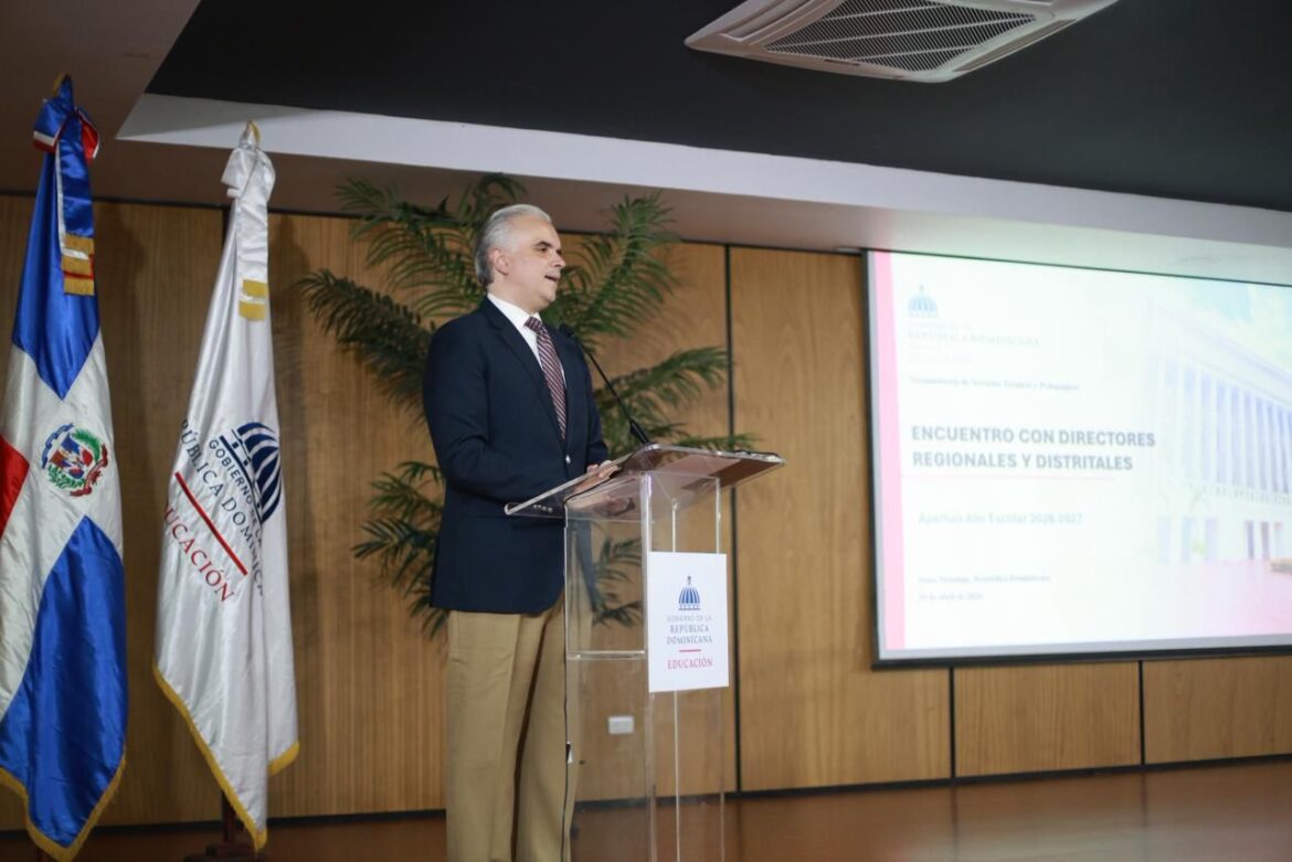 Minerd coordina apertura del año escolar con regionales y distritos