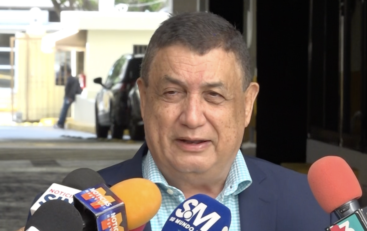 Gustavo Sánchez acusa a la JCE de actuar con parcialidad al regular encuestas y campañas