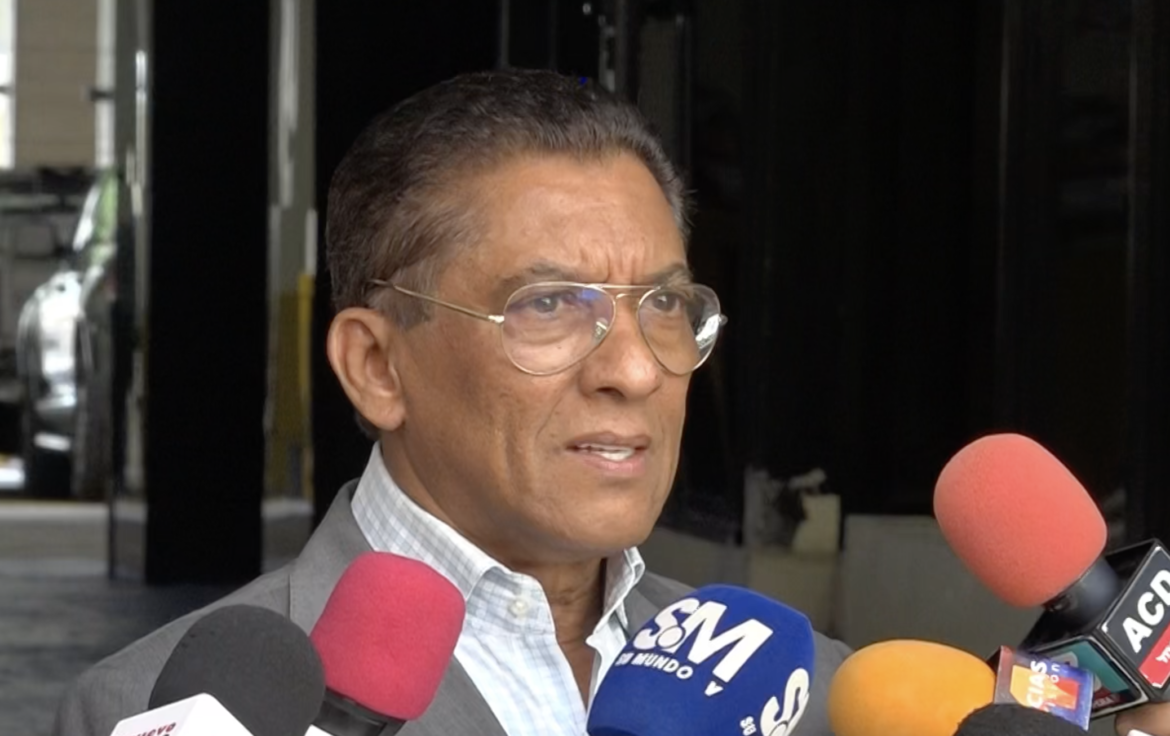 Marcos Cross respalda facultad de la JCE para regular encuestas, pero pide actuar a tiempo
