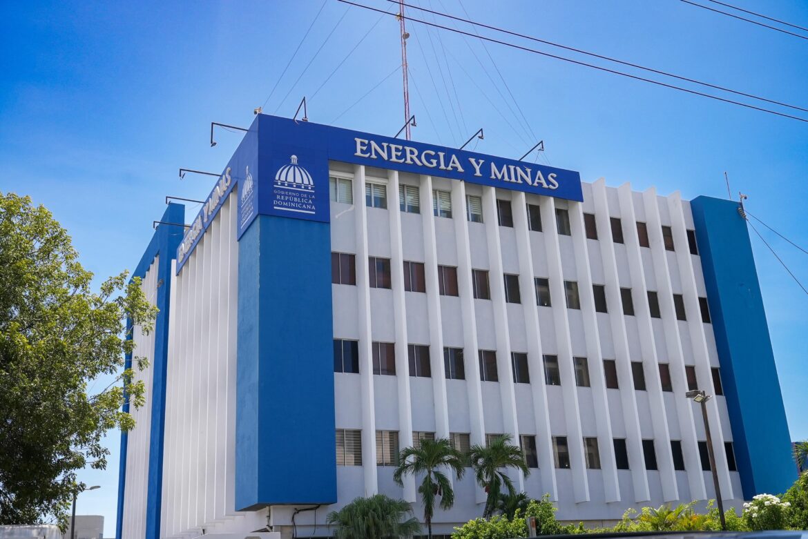 Ministerio aclara que exasesor ligado a GoldQuest salió en febrero y no tocó caso Romero