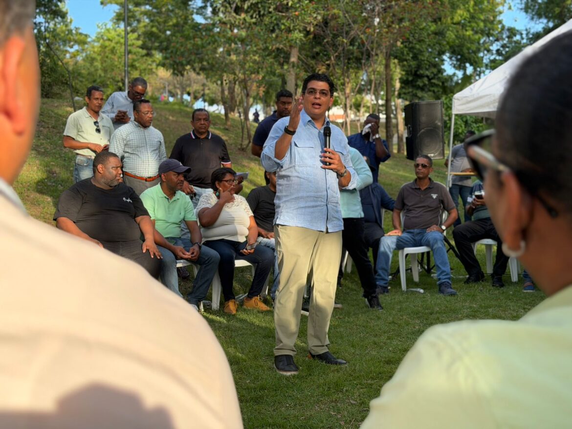 Unión de Juntas de Vecinos valora modelo de transformación urbana de Fellito Suberví en Cristo Rey