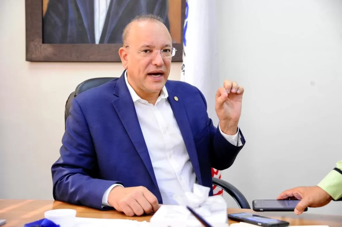 Ulises Rodríguez evita hablar de aspiraciones a la Presidencia