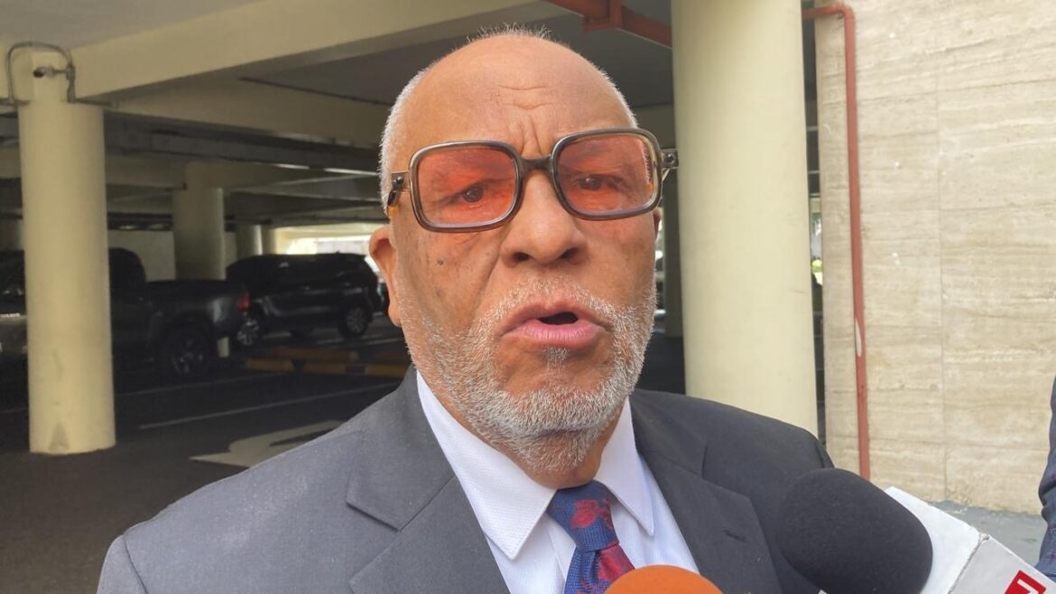 Máximo Castro Silverio ve posible candidatura de Alofoke en el PRSC