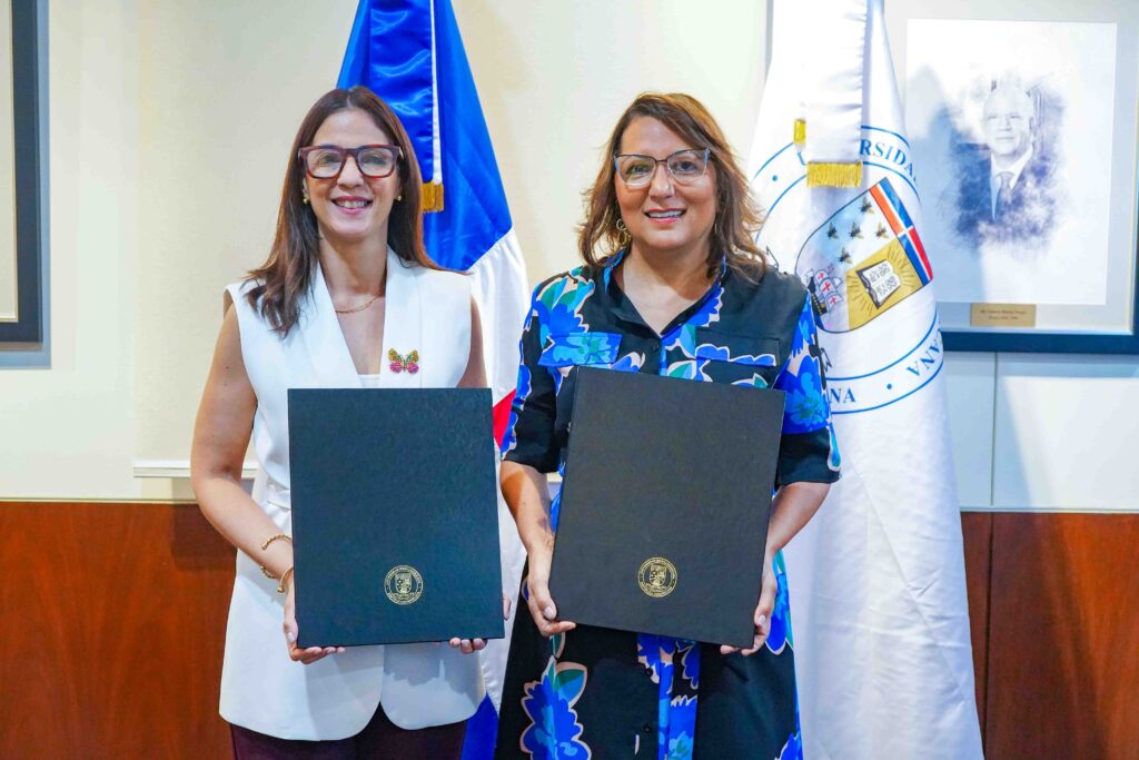 Mar de Palabras firma alianzas para impulsar lectura y turismo cultural en Santo Domingo
