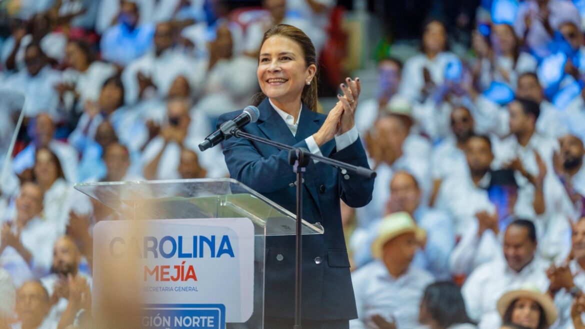 Carolina afirma que lucha política va más allá de una candidatura