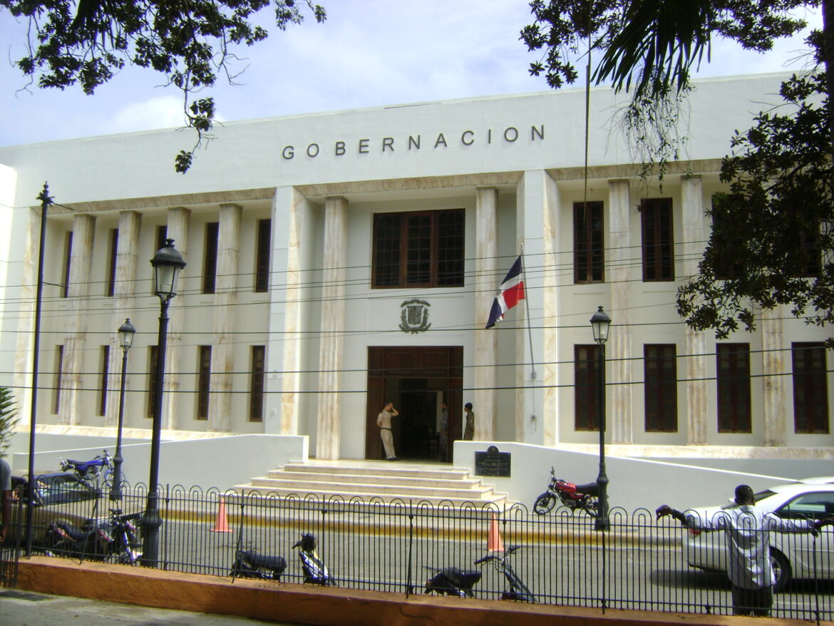 Gobernación de Santiago impulsa plan integral para prevenir la violencia intrafamiliar