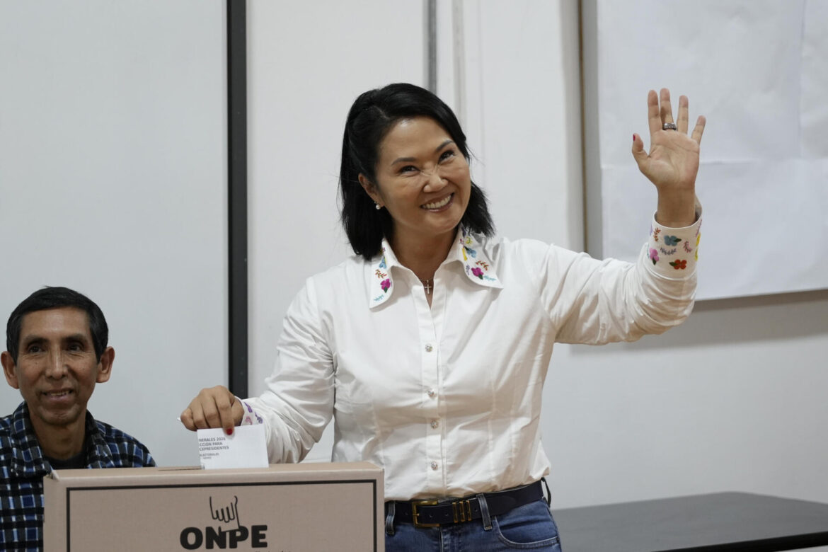 Keiko Fujimori dice despliegue de 95 mil personeros busca garantizar transparencia electoral