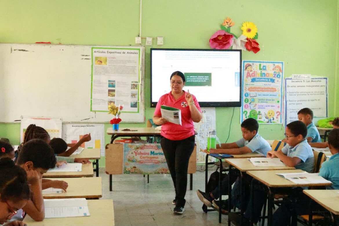 Evaluación de Desempeño Docente completa cuarta etapa con 99.30 % de cumplimiento