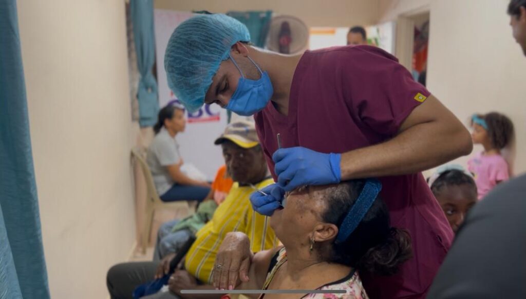 Raymond Rodríguez y Fundación GBC benefician a más de 500 personas en Los Ríos