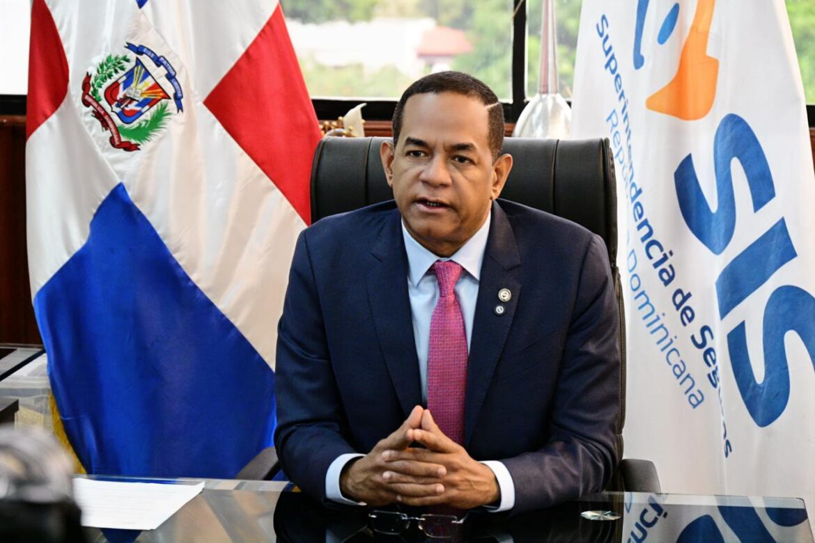 Valentín valora desmonte gradual del impuesto al seguro de vida