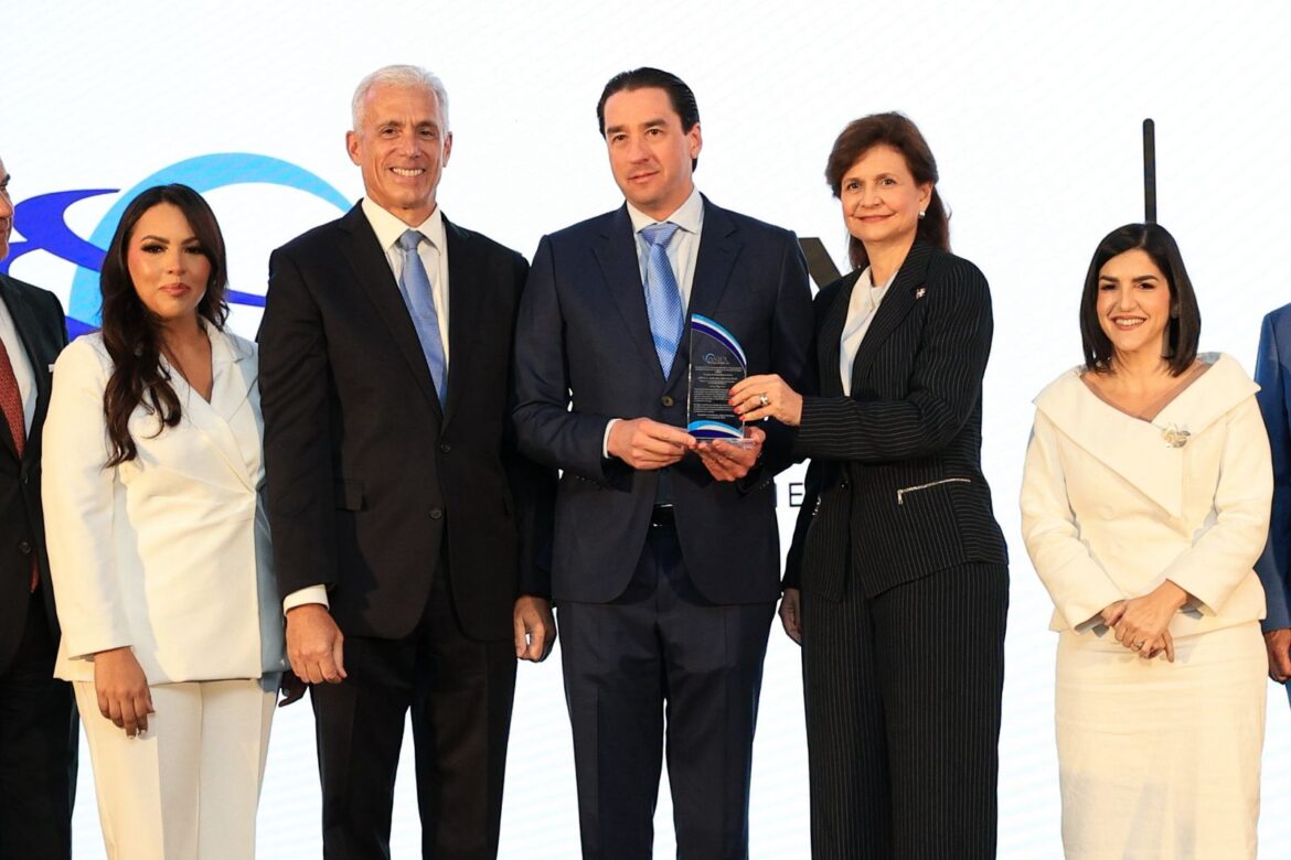 Vicepresidenta encabeza celebración del 40 aniversario de ASIEX