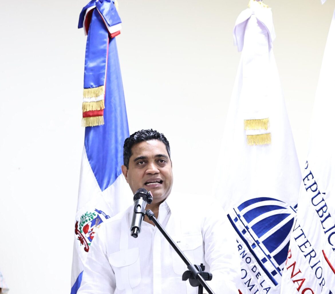Ministro de Deportes gestiona con Presidente Abinader retorno de atletas varados en Venezuela