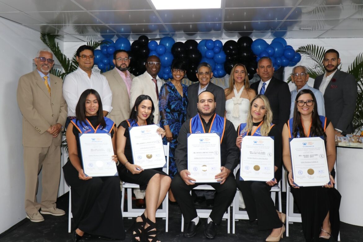 Oncológico del Cibao celebra su segunda graduación de especialistas en Oncología