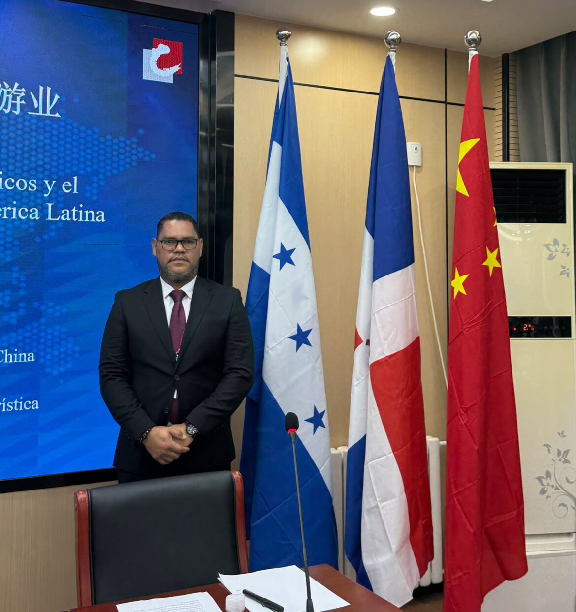 Kelvin Faña participa en capacitación sobre desarrollo turístico sostenible en China