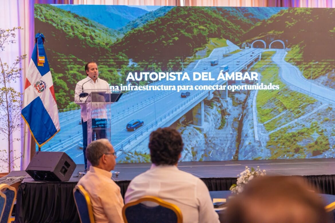 Gobierno presenta proyecto Autopista del Ámbar a sector privado y autoridades de Puerto Plata